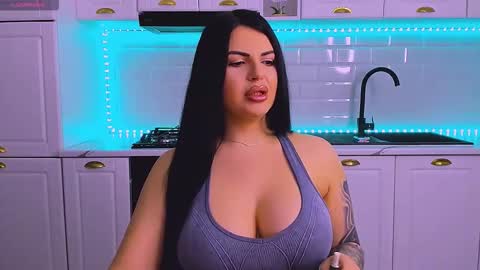 Giulia online show from March 25, 2026, 9:43 pm