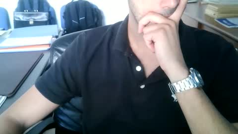 giuseppevai1 online show from September 17, 2025, 8:27 am