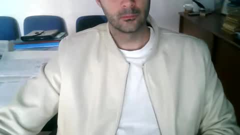 giuseppevai1 online show from April 18, 2026, 8:07 am