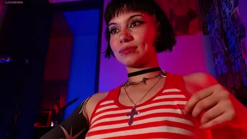 Snapshot of give_me_orgasms chatting on June 5, 2026, 5:36 am Nice to meet you my name is Heyli online show from June 5, 2026, 5:36 am