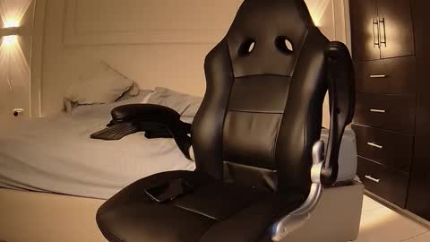 Snapshot of giyu_hayashi chatting on December 13, 2025, 7:53 pm giyu online show from December 13, 2025, 7:53 pm