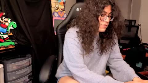 glaceon9 online show from November 16, 2025, 4:07 am