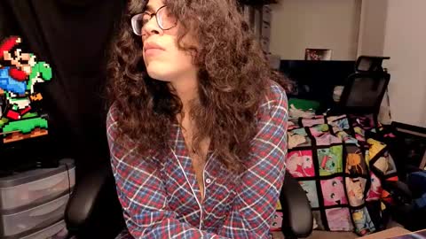 glaceon9 online show from November 18, 2025, 1:55 am