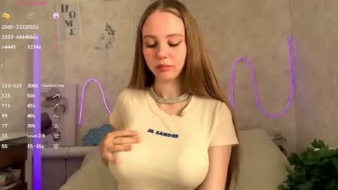 Snapshot of gladissoter chatting on July 16, 2026, 3:01 am Violetta online show from July 16, 2026, 3:01 am