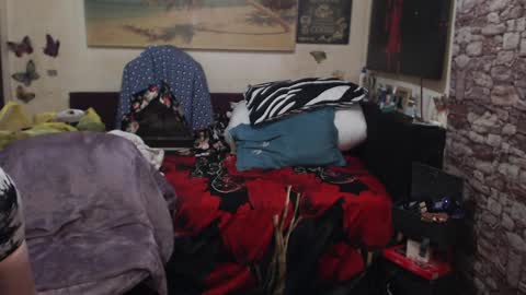 Glamourhottie online show from April 9, 2026, 8:31 am