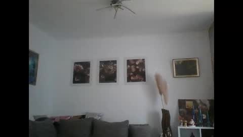 Snapshot of glanzer88999 chatting on December 8, 2024, 9:02 am glanzer88999 online show from December 8, 2024, 9:02 am