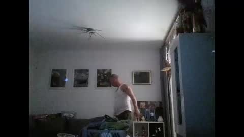 Snapshot of glanzer88999 chatting on December 9, 2024, 6:55 am glanzer88999 online show from December 9, 2024, 6:55 am