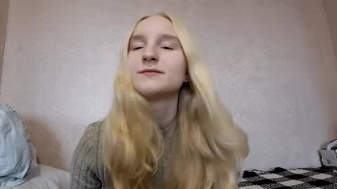 Snapshot of glennabeem chatting on April 1, 2026, 2:47 pm Laura online show from April 1, 2026, 2:47 pm