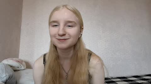 Snapshot of glennabeem chatting on April 3, 2026, 10:13 am Laura online show from April 3, 2026, 10:13 am