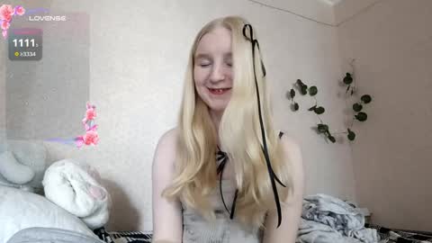 Snapshot of glennabeem chatting on April 24, 2026, 7:00 am Laura online show from April 24, 2026, 7:00 am