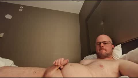 Snapshot of glennfair chatting on February 16, 2026, 3:46 am GFair online show from February 16, 2026, 3:46 am