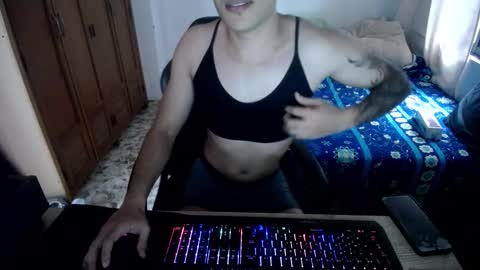 Snapshot of glitchaura chatting on October 14, 2025, 6:20 pm glitchaura online show from October 14, 2025, 6:20 pm