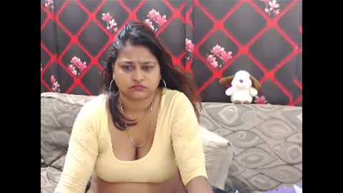 glitter candy online show from February 26, 2025, 12:38 am