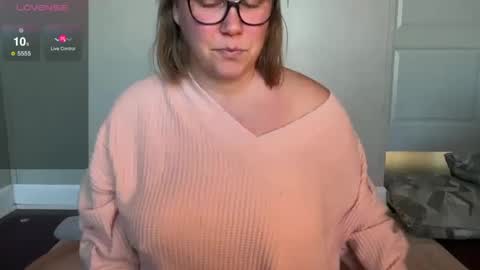 Snapshot of glitterkitty_108 chatting on January 8, 2025, 2:56 pm GlitterKitty 108 online show from January 8, 2025, 2:56 pm