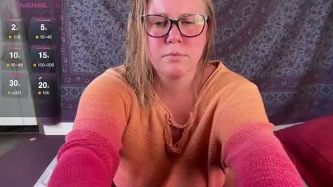 Snapshot of glitterkitty_108 chatting on October 7, 2025, 1:19 pm GlitterKitty 108 online show from October 7, 2025, 1:19 pm