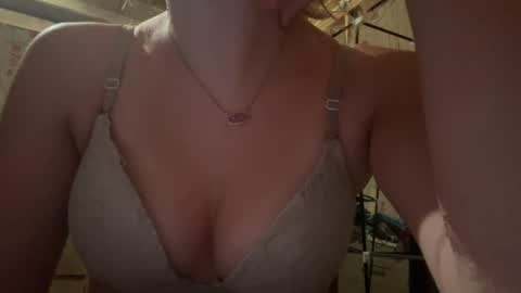 glitterqueen6 online show from August 9, 2026, 1:18 am