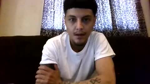 Snapshot of glly444 chatting on February 10, 2026, 5:28 pm glly444 online show from February 10, 2026, 5:28 pm