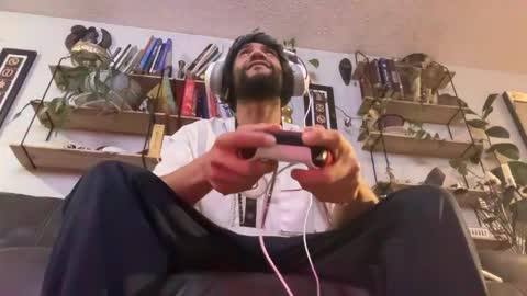 Snapshot of globalmovement chatting on December 5, 2025, 2:53 am globalmovement online show from December 5, 2025, 2:53 am