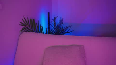 Mimi online show from March 11, 2026, 9:32 pm