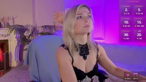 Snapshot of gloria_lovely chatting on November 7, 2025, 10:37 am Gloria online show from November 7, 2025, 10:37 am