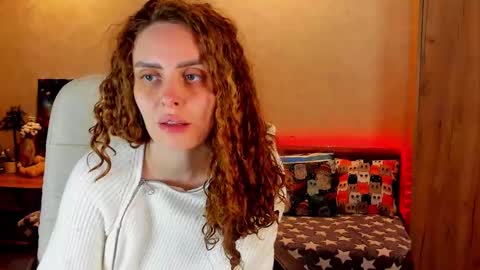 Snapshot of gloria_wood chatting on December 11, 2024, 7:36 pm Gloria Wood online show from December 11, 2024, 7:36 pm