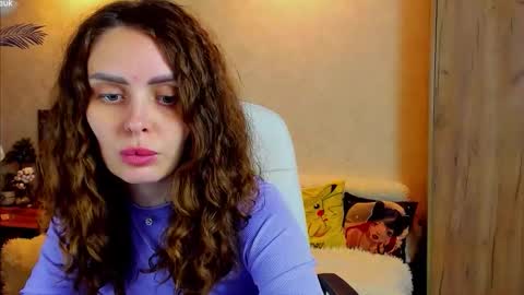 Snapshot of gloria_wood chatting on October 25, 2025, 5:30 pm Gloria Wood online show from October 25, 2025, 5:30 pm