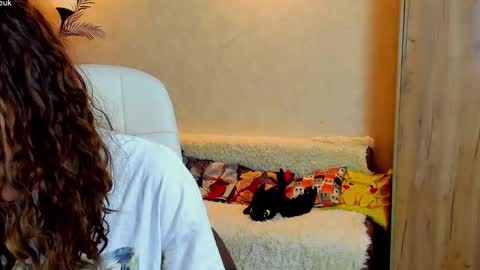 Snapshot of gloria_wood chatting on November 13, 2025, 4:50 pm Gloria Wood online show from November 13, 2025, 4:50 pm