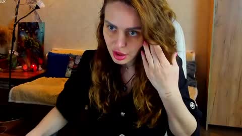 Gloria Wood online show from May 29, 2026, 5:22 pm