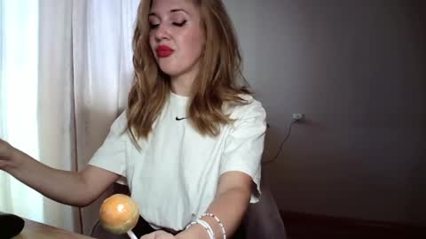 Snapshot of gloriashine chatting on May 29, 2026, 4:16 pm gloriashine online show from May 29, 2026, 4:16 pm