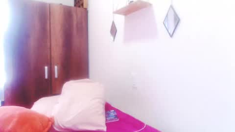 gloriawhitte7 online show from January 27, 2025, 4:43 pm