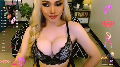 Snapshot of glorious_kim chatting on February 3, 2025, 4:04 am Kim - DONT FORGET TO FOLLOW AND GIME THUMBS UP online show from February 3, 2025, 4:04 am