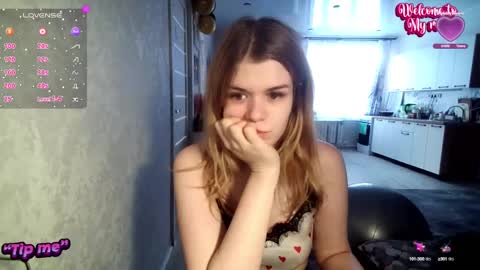 Snapshot of glossy_girl_1 chatting on February 24, 2025, 12:59 pm Roxy online show from February 24, 2025, 12:59 pm