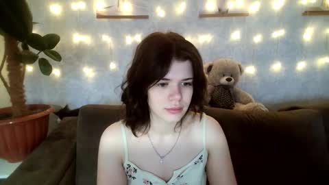 Snapshot of glossy_girl_1 chatting on November 11, 2025, 4:23 am Roxy online show from November 11, 2025, 4:23 am