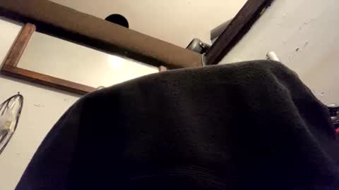 Snapshot of glow28 chatting on April 15, 2026, 12:45 pm glow28 online show from April 15, 2026, 12:45 pm