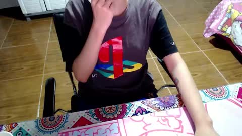 Snapshot of glowingecho chatting on December 11, 2024, 6:14 am glowingecho online show from December 11, 2024, 6:14 am