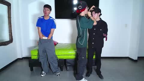 Snapshot of gnecos chatting on October 28, 2025, 6:54 pm THOMAS AND DAMIAND online show from October 28, 2025, 6:54 pm