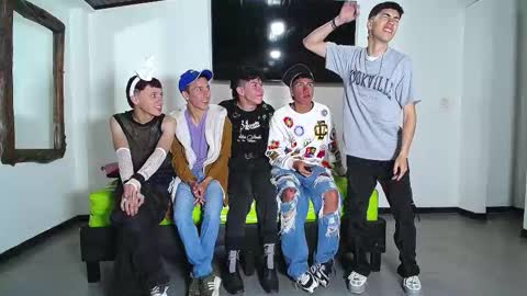 Snapshot of gnecos chatting on October 31, 2025, 6:42 pm THOMAS AND DAMIAND online show from October 31, 2025, 6:42 pm