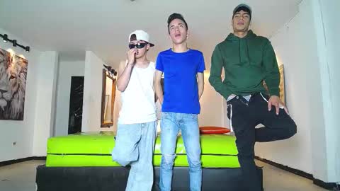 Snapshot of gnecos chatting on November 25, 2025, 6:52 pm THOMAS AND DAMIAND online show from November 25, 2025, 6:52 pm