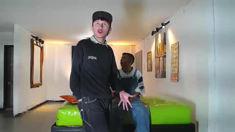 Snapshot of gnecos chatting on December 14, 2025, 6:34 pm THOMAS AND DAMIAND online show from December 14, 2025, 6:34 pm