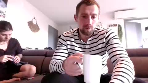 gnl_ online show from December 14, 2025, 11:48 am