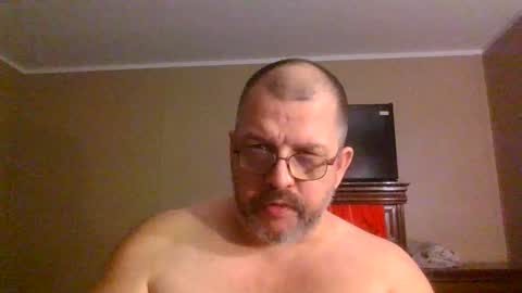 Snapshot of gobey33 chatting on April 19, 2026, 12:11 am IDKIDCIDGAF online show from April 19, 2026, 12:11 am