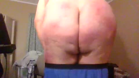 Snapshot of gobey33 chatting on April 21, 2026, 12:34 am IDKIDCIDGAF online show from April 21, 2026, 12:34 am