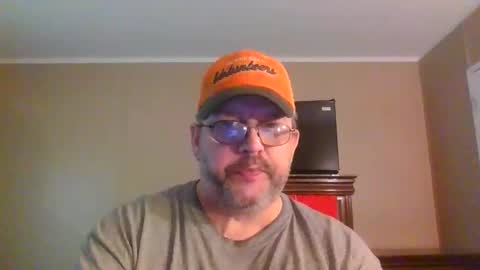 Snapshot of gobey33 chatting on May 11, 2026, 5:21 pm IDKIDCIDGAF online show from May 11, 2026, 5:21 pm