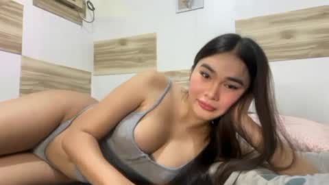 goddess_jennyxx online show from April 18, 2026, 9:35 am