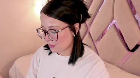 M A R T I N A  online show from April 9, 2026, 12:32 pm