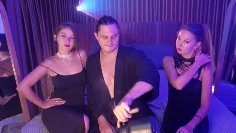   330 UTC2 girls   online show from February 11, 2026, 5:12 am