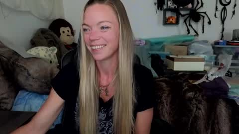 Snapshot of goddess_of_mars chatting on October 16, 2025, 2:51 pm Patricia Mars Goddess of Mars twitter thegoddessmindy online show from October 16, 2025, 2:51 pm