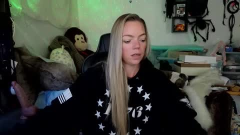 Snapshot of goddess_of_mars chatting on October 22, 2025, 2:28 pm Patricia Mars Goddess of Mars twitter thegoddessmindy online show from October 22, 2025, 2:28 pm