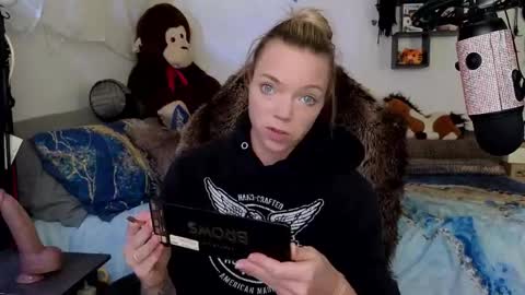 Snapshot of goddess_of_mars chatting on November 6, 2025, 3:35 pm Patricia Mars Goddess of Mars twitter thegoddessmindy online show from November 6, 2025, 3:35 pm