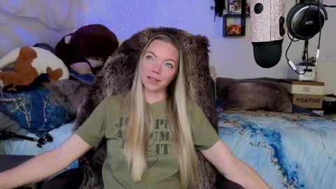 Snapshot of goddess_of_mars chatting on November 18, 2025, 4:22 pm Patricia Mars Goddess of Mars twitter thegoddessmindy online show from November 18, 2025, 4:22 pm